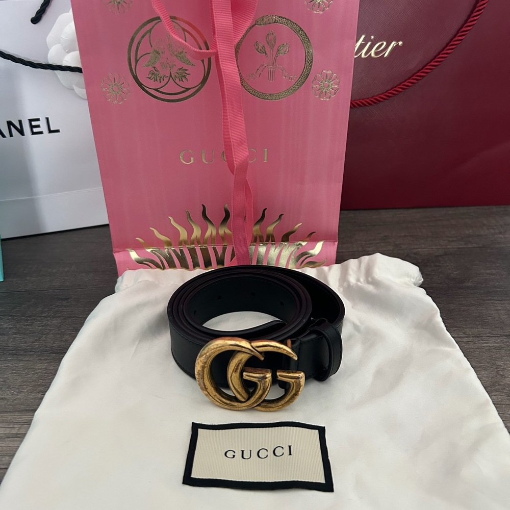 Gucci Black Leather Belt with Gold GG Buckle